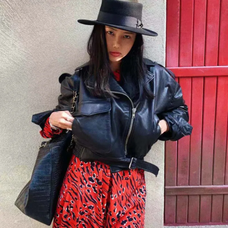Fashion Tide Autumn And Winter New Fashion Lapel Zipper Waist Buckle Black Pu Leather Jacket Female Short Paragraph PB559