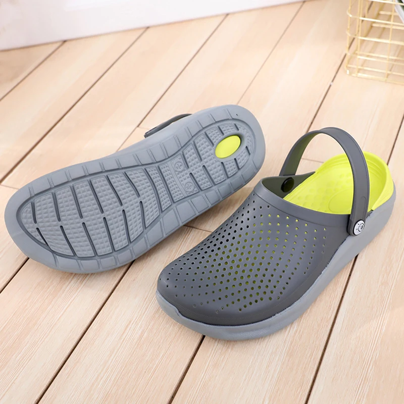 

Closed Toe Garden Clogs Men Slippers Wide Summer Croc Clogs Male Mule Slippers Beach Indoor Unisex Slippers Mules Plus Size 46