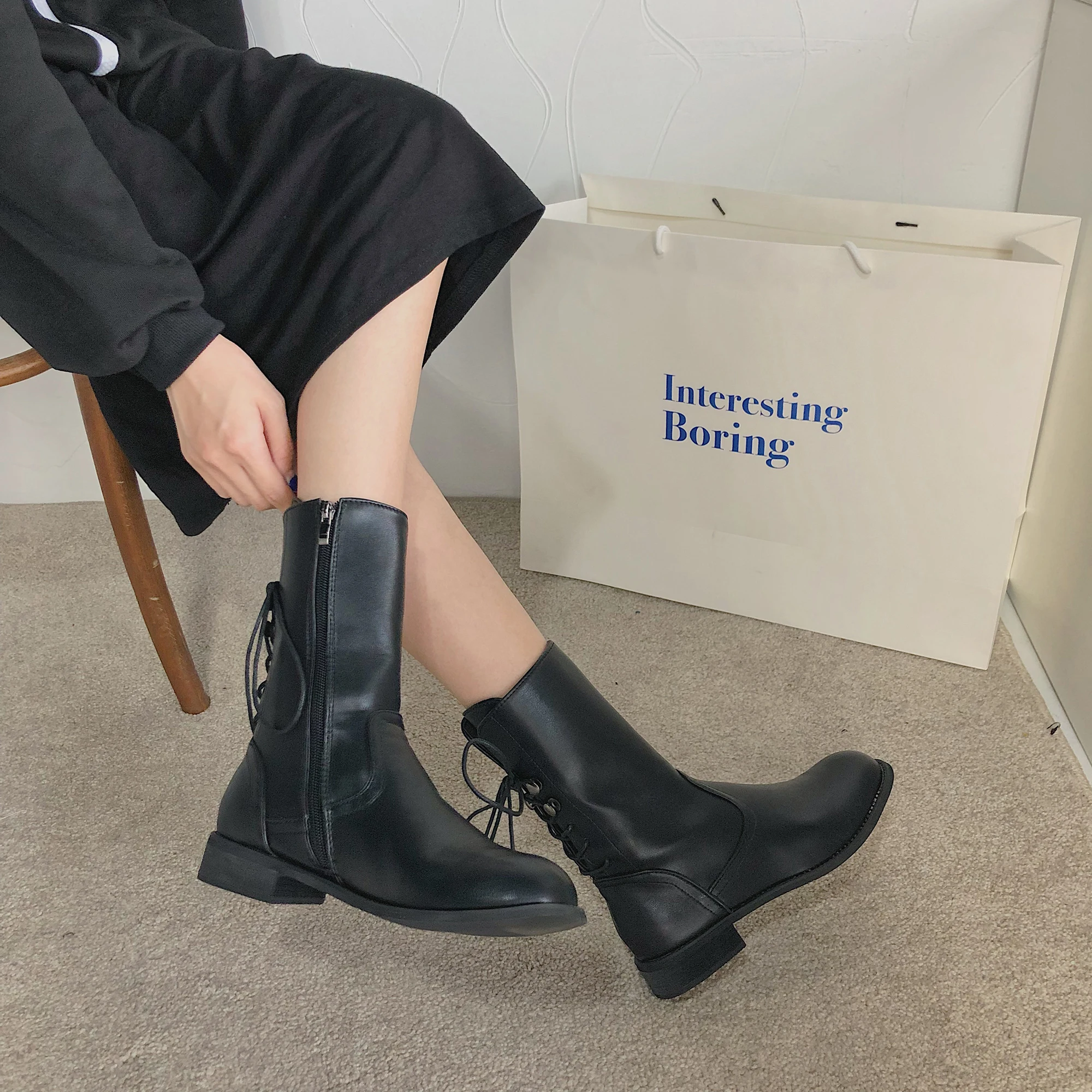 

Luxury Designer Vintage Lace Up Ankle Boots Women Fashion Simple Thick Heels Martin Boots Girls Motorcycle Casual Female Boots