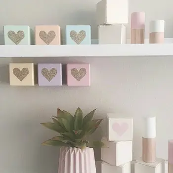 

2019 Baby Room Fashion Soft Assembly Furnishings Solid Wood Flash Gold Love Heart Square Cube Ornaments Photography Decoration