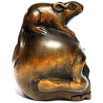 

Y6427 - 1.5" Hand Carved Boxwood Netsuke : Gothis Skull And Mouse