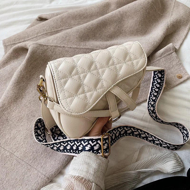 

Crossbody Bags Senior Feel Saddle Package Woman Autumn Embroidery Line Width Bring Single Shoulder Satchel Tassels Small Handbag
