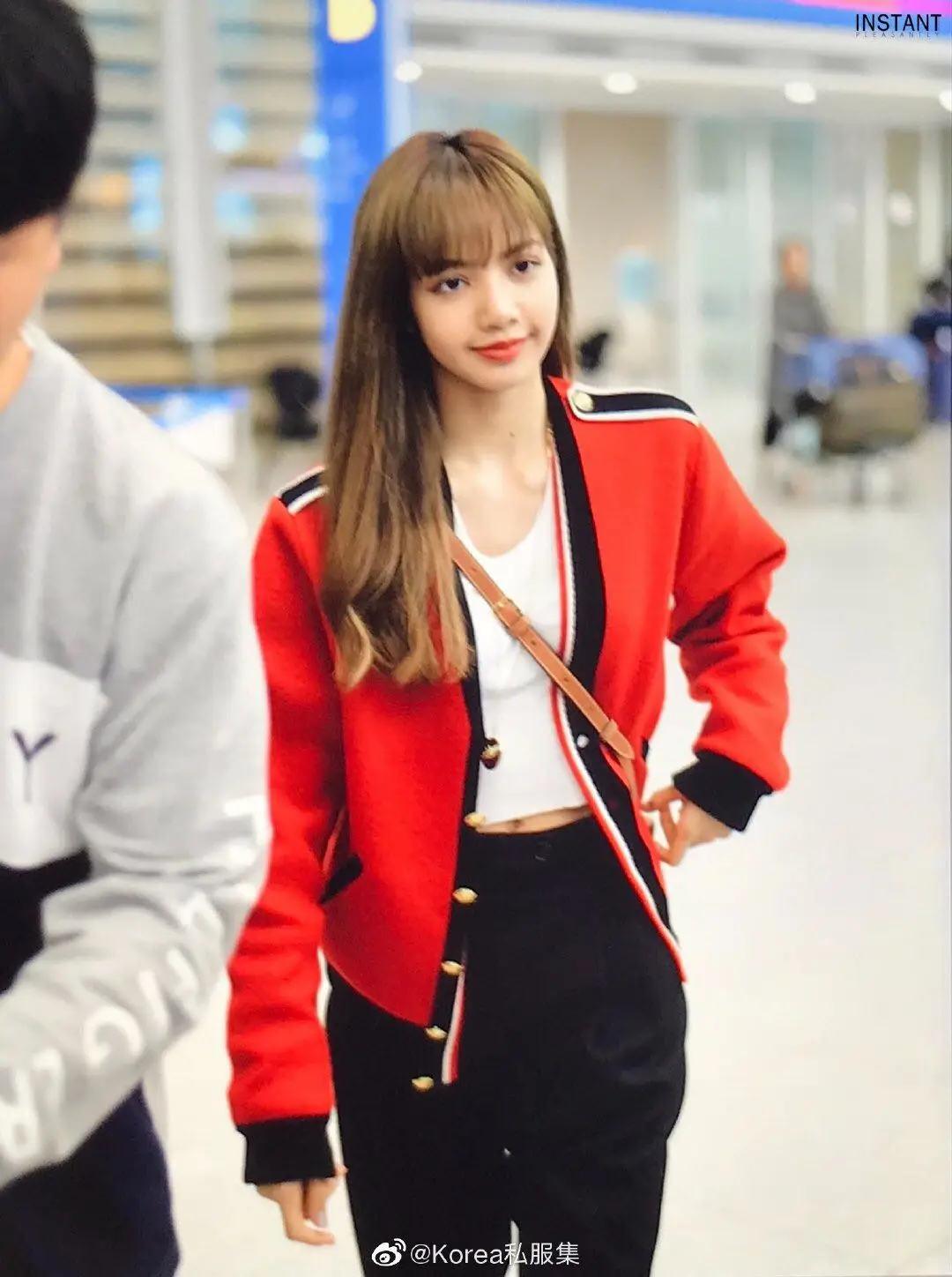 Kpop Blackpink Lisa корейские летние красные трикотажные толстовки с капюшоном и v-образным вырезом Женские уличные модные свободные толстовки Harajuku пальто для девочек