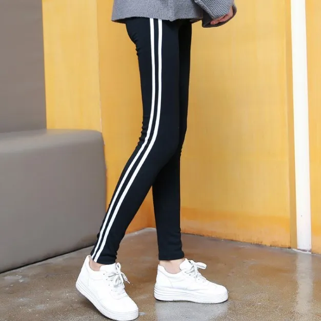 Женские хлопковые леггинсы размера плюс, 4XL, 5XL, 6XL, черные, серые, белые, в полоску по бокам, с высокой талией, тянущиеся леггинсы для фитнеса и тренировок - Цвет: Черный