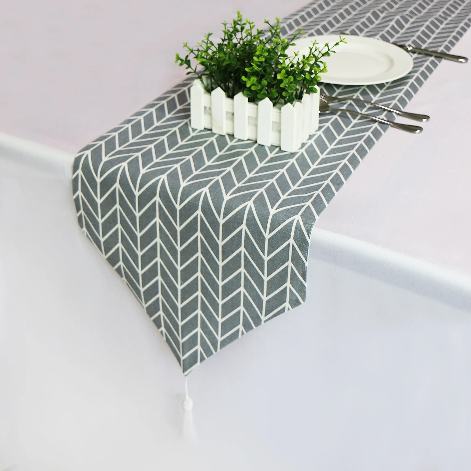 

New Modern Table Runner Linen and Cotton Tablecloths Table Cover for Home Use Chemin De Table