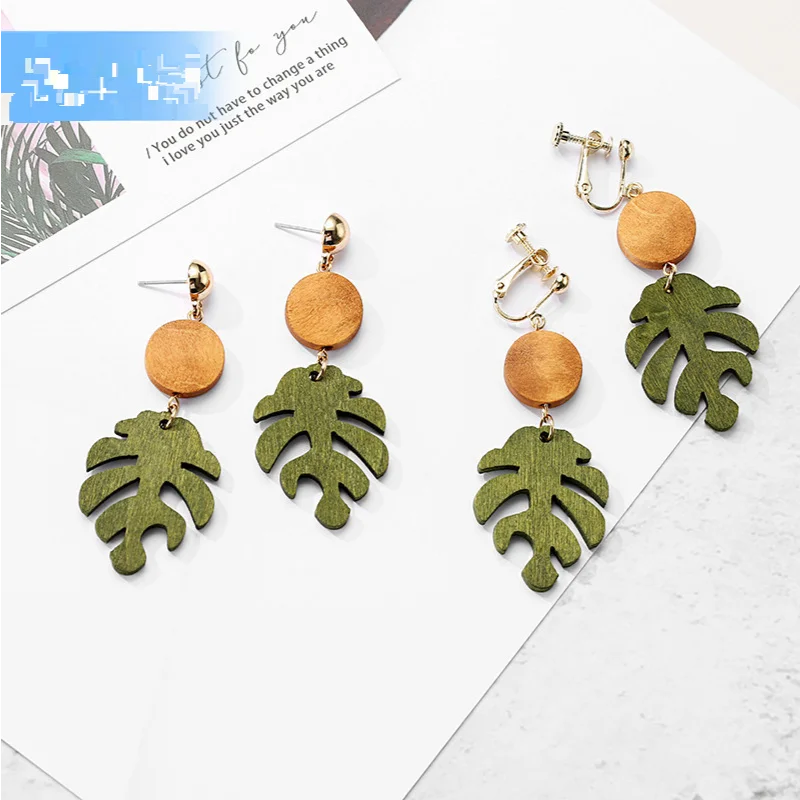 Korean version of Tiantai simple wood leaf earrings round temperament ear nail source manufacturers | Украшения и аксессуары