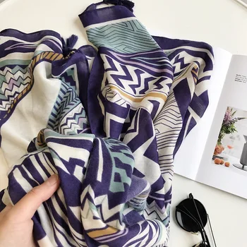 

2020 Luxury spring and autumn Fashion women print silk scarves Cotton and linen scarf seaside sunscreen quality cotton shawl