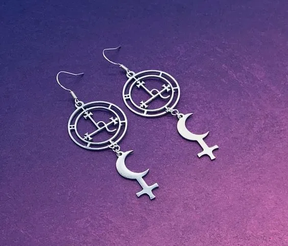 Серьги Lilith Sigil в виде черной Луны альтернативные серьги готические