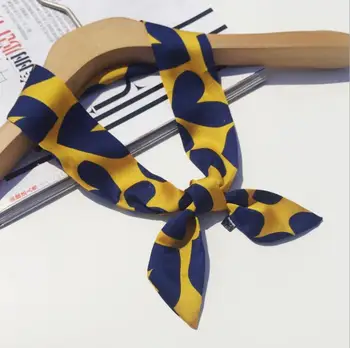 

2020 New Design Fashion Leopard Heart Print Silk Scarf Women Brand Scarf Handle Bag Ribbons Fashion Head Small Long Scarves