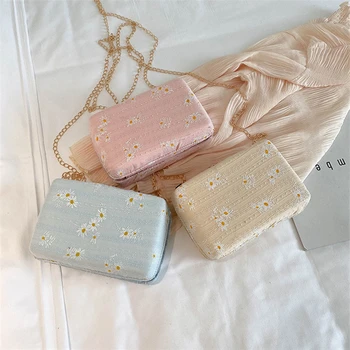 

Cute Fashion Small Daisy Square Bags 2020 Fashion Trend Women Shoulder Messenger Bag Faux Leather Luggage Mini Shoulder Bag