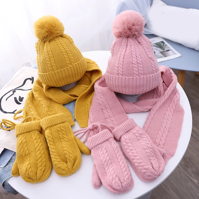 Ensemble bonnet, écharpe, gants pour enfants, Noël en tricot doublé en  peluche pour l'hiver – Tenue par temps froid pour le ski, la course à pied