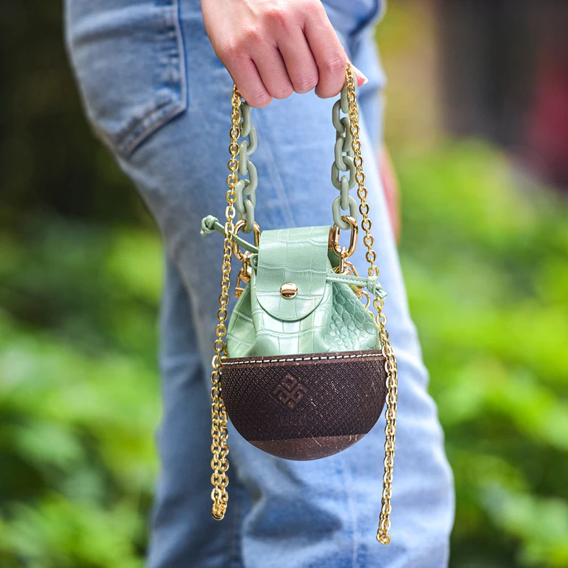 Bolso cruzado con cadena en relieve de cocodrilo para mujer, bandolera con  campanas de coco, Mini bolsa Retro única de diseño de lujo, a la moda| | -  AliExpress