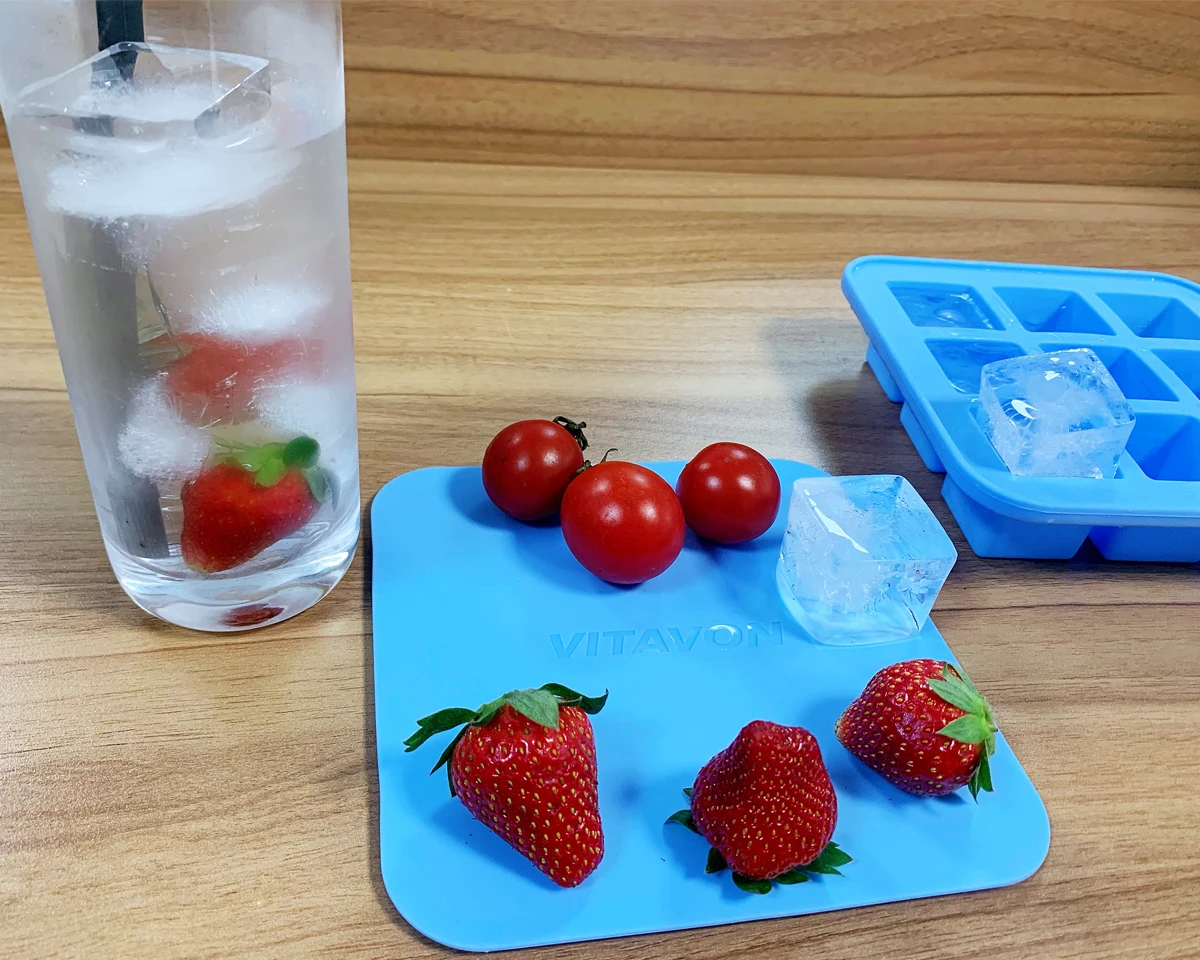 

VITAVON Silicone Small Ice Square Mold Maker Small Ice Cube Tray Sells 1piece