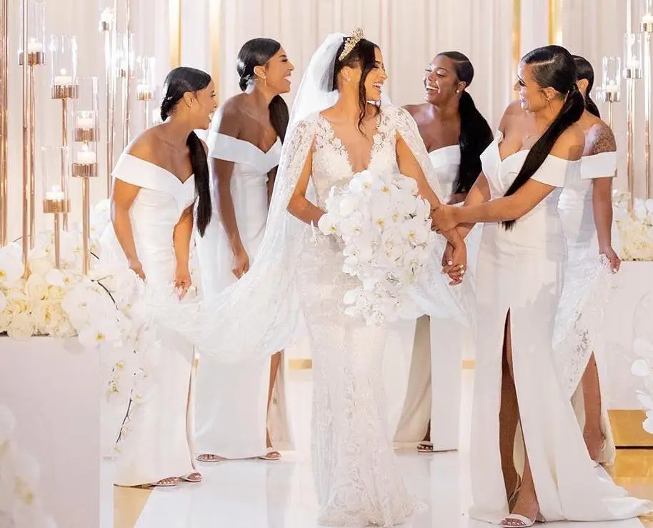 Африканские стильные белые дешевые длинные платья подружек невесты русалка с открытыми плечами v-образным вырезом Свадебное платье для гостей длина до пола атласное