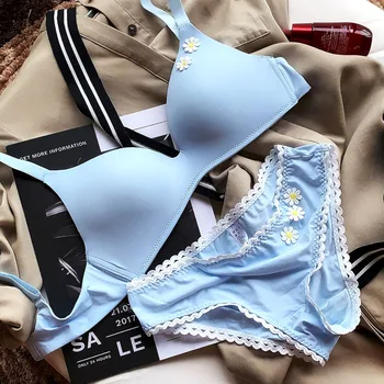 

Wriufred Little daisy underwear sets one-piece seamless girl bras thin sweet cute sexy no steel ring comfortable bra set