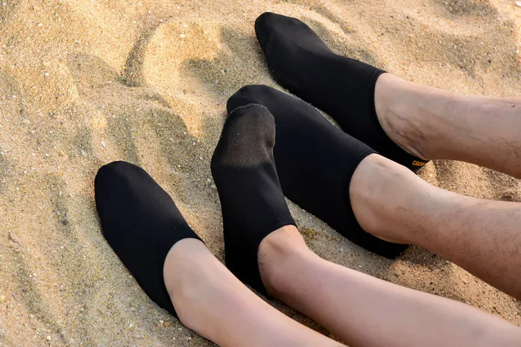 Men Women Aqua shoes Anti Slip Beach Shoes (37)