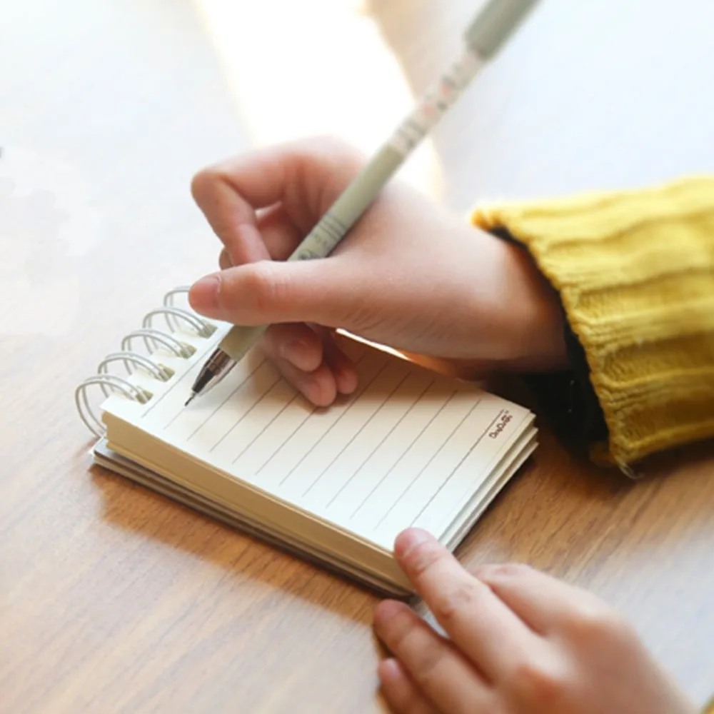 Linda sonrisa cara Diseño Escuela estudiantes diario cuaderno papel boceto libro Oficina Libreta de escritorio suministros escolares