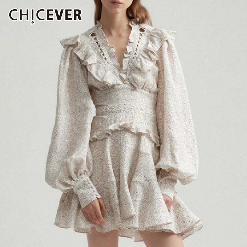 

CHICEVER Vintage Ruffles Dress Women V Neck Lantern Sleeve Hollow Out High Waist Tunic Mini Dresses Female 2019 Summer Tide