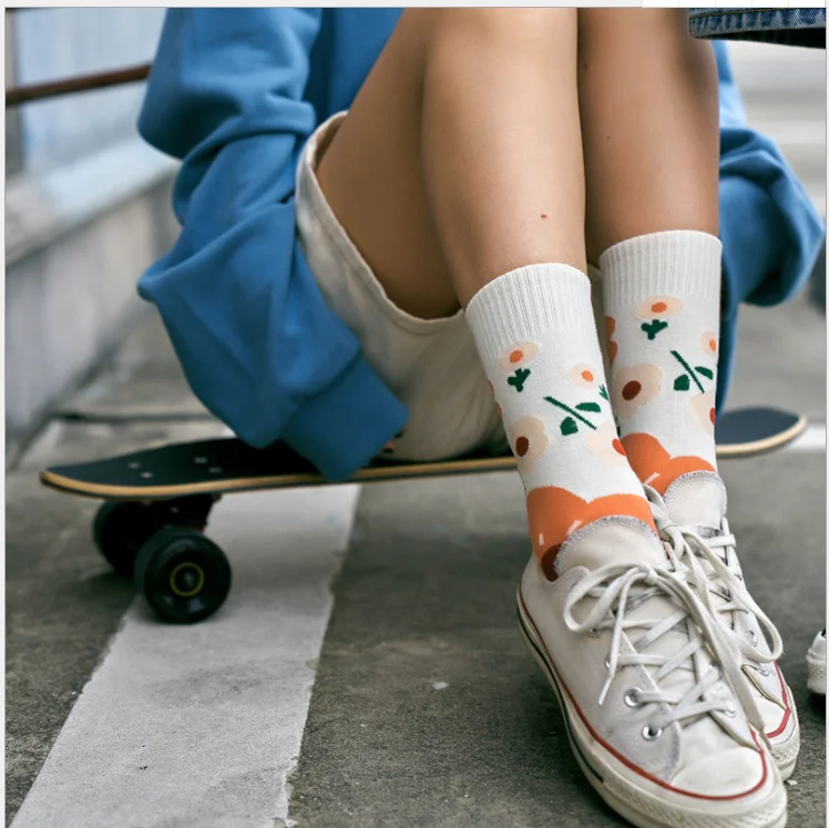 Yuyafeng Street ins style small flower jacquard 70% cotton middle tube socks couple trend outdoor sports socksAnd 5 Double Pack