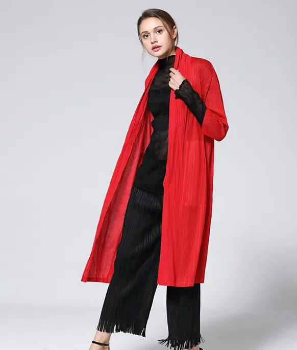 

Miyake Pleated long stitching windbreaker female spring and autumn new Korean version slim slimming over the knee warm trench