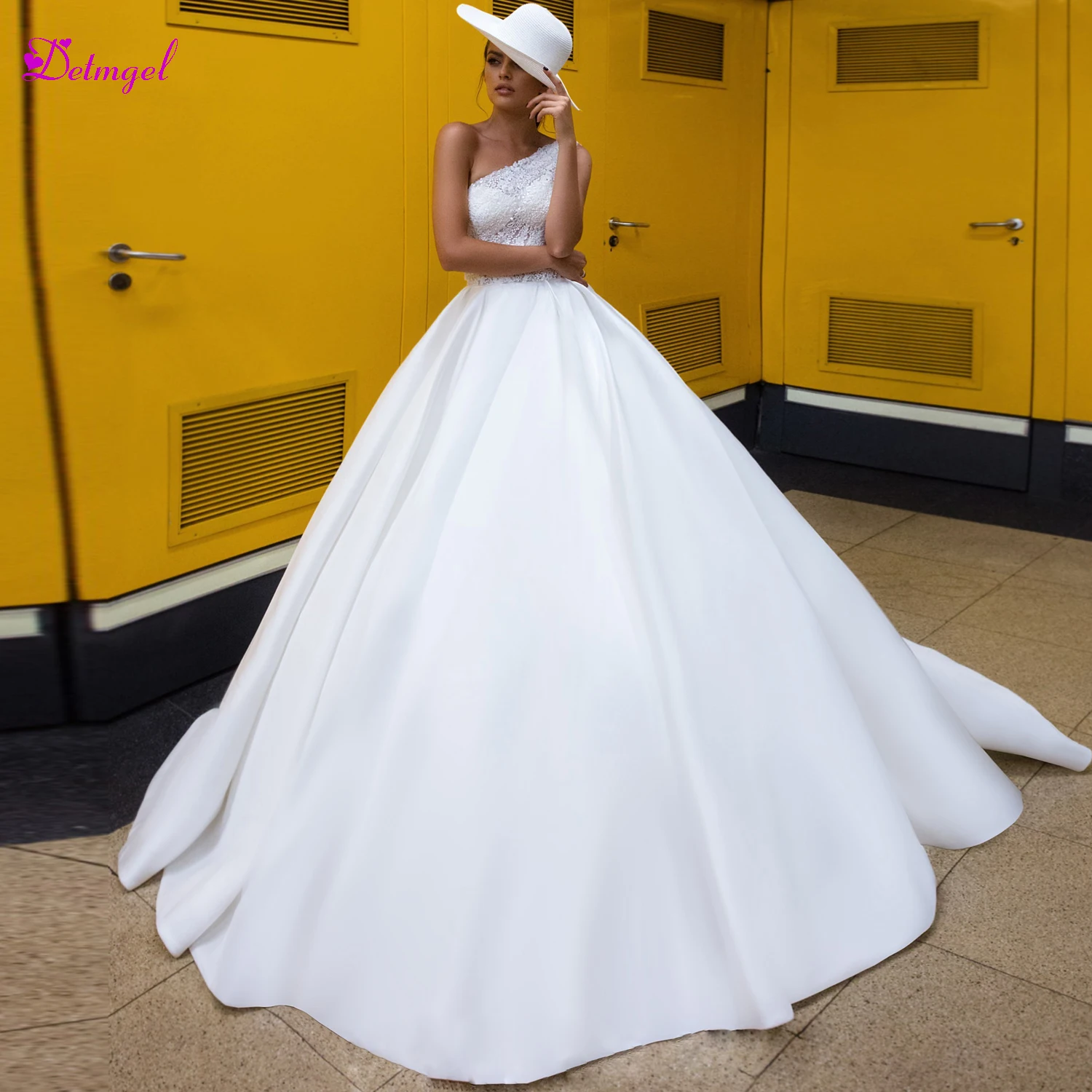 

Detmgel New Romantic One Shoulder SatinA-Line Wedding Dresses 2020 Luxury Appliques Beaded Princess Bride Gown Vestido de Noiva