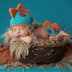 2 pcs/Set Mignon Décontracté 0 6months Fait Main En Forme De Dinosaure Costume de Photographie Siamois Casquette Bébé Costume 