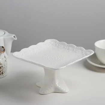 

Susan cake platter, 15x9 cm, white