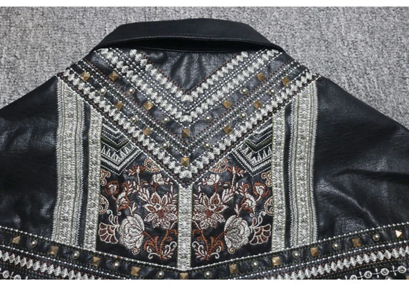Европейская Осенняя Женская Черная Куртка из искусственной кожи, свободная куртка с вышивкой, заклепками и кисточками, пальто из искусственной кожи с длинным рукавом, мотоциклетная модная уличная одежда