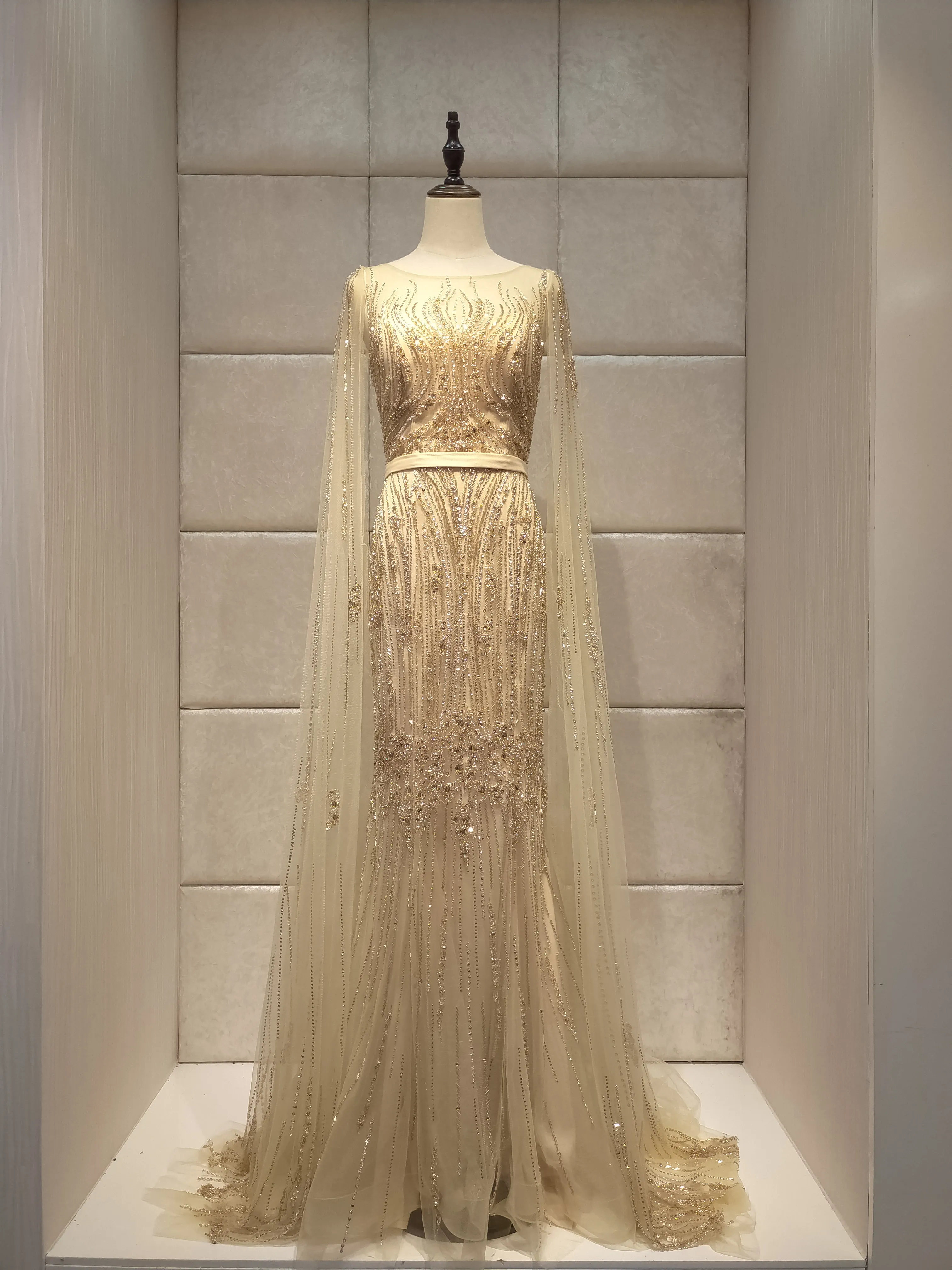 Характерные вечерние платья с перьями; Новинка года; vestido de noiva abendkleider robe de soiree; длинное платье
