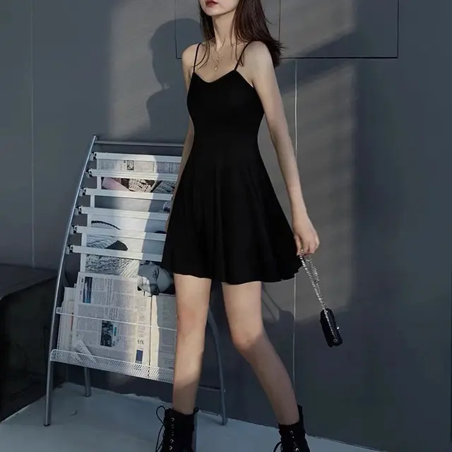 sleeveless black dress casual