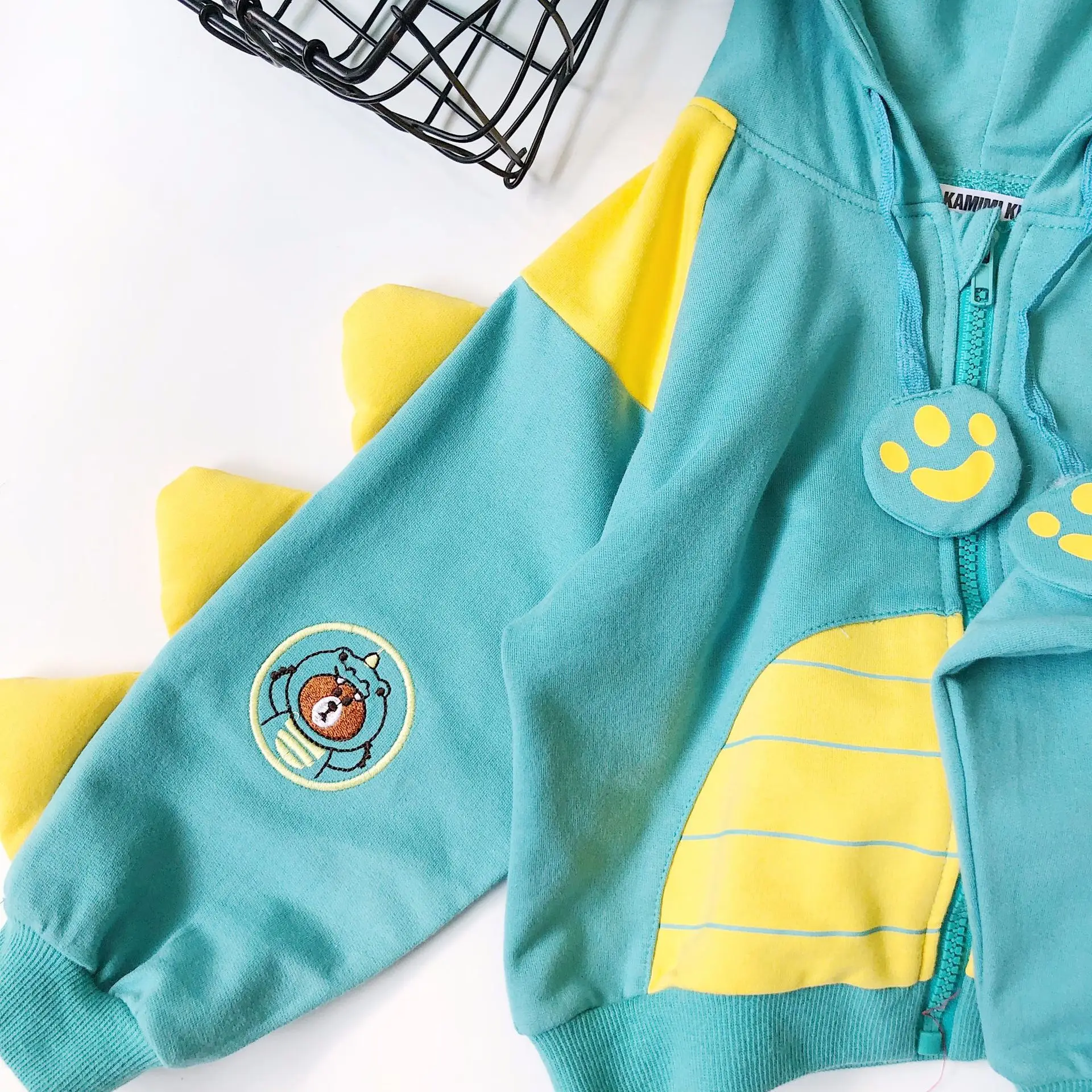 Tonytaobaby осень-зима одежда, Новое поступление, для мальчиков Детская Одежда для девочек интересные куртка с капюшоном "Динозаврик" детские толстовки с капюшоном