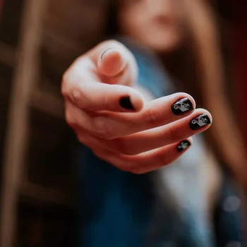 

2Pcs Nail Stamping Plates Nail Stamp Templates with Flower for Nail DIY Projects