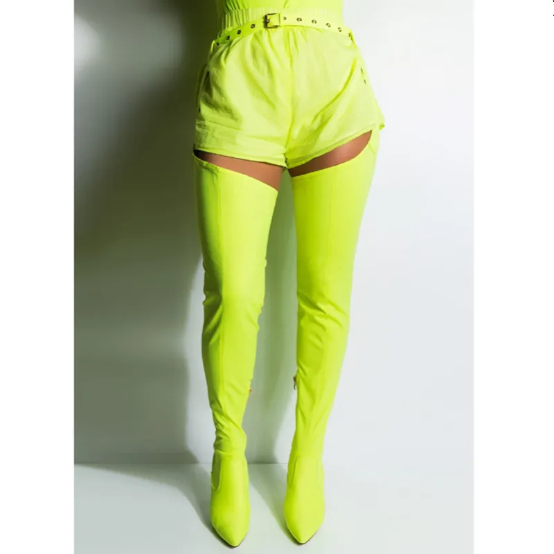 Neon Green/эластичные ботфорты на шпильке; Новинка года; женские Сапоги выше колена с острым носком; поясная пряжка; обувь на высоком каблуке с боковой молнией