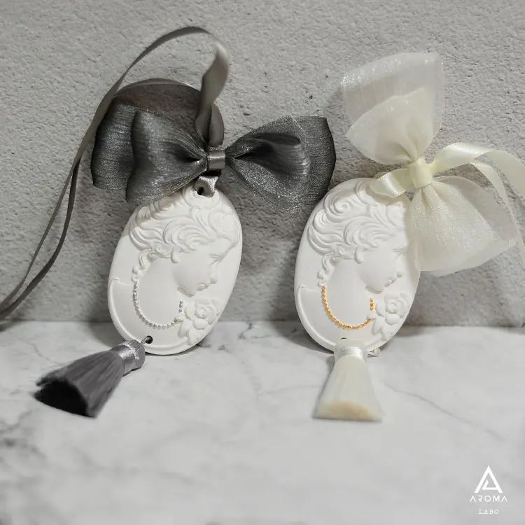 Woman Aroma Wax Pendant Oval Silicone Mold Elegant Lady Portrait Gypsum Plaster Crafts Mould For Car Pendant silicone mold