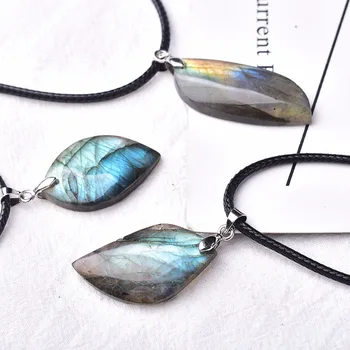 Fashion Labradorite Leaf shape Pendant Natural Raw Crystals Healing Stone Unisex Mineral Jewelry Amulet Necklaces Free Chain 1