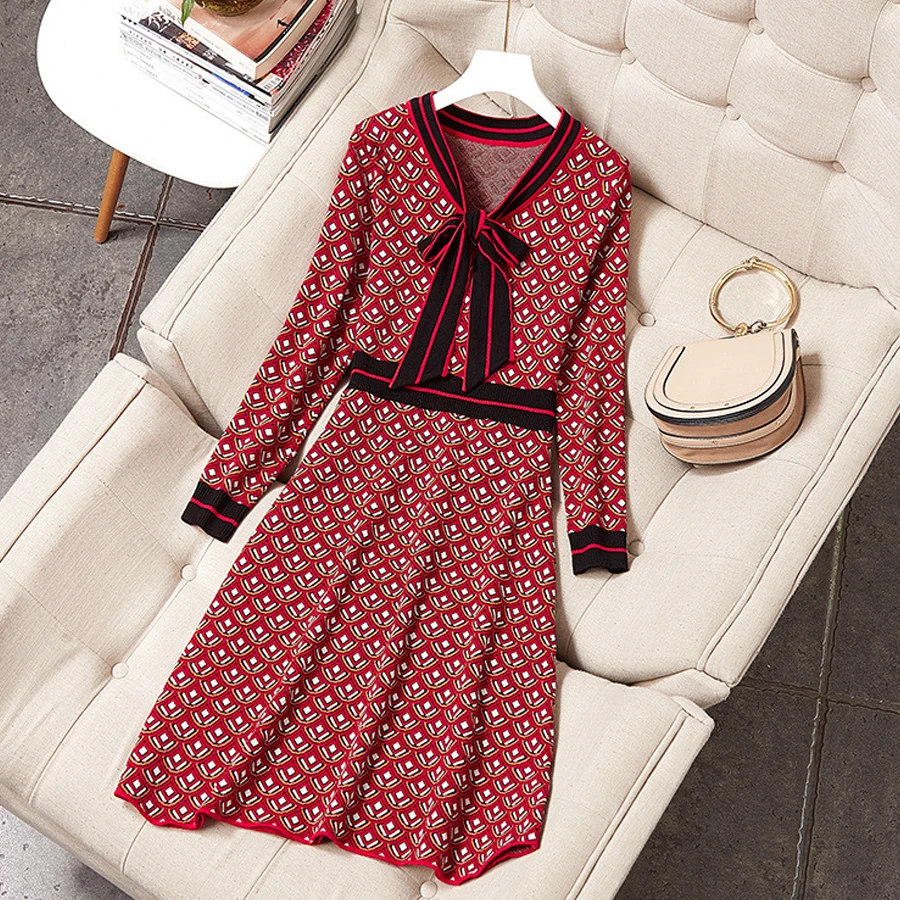 

VERDEJULIAY Runway Knitted Dress 2020 Autumn Winter Fashion Long Sleeve Bow Contrast Color Red Print Knee-Length Dress Women
