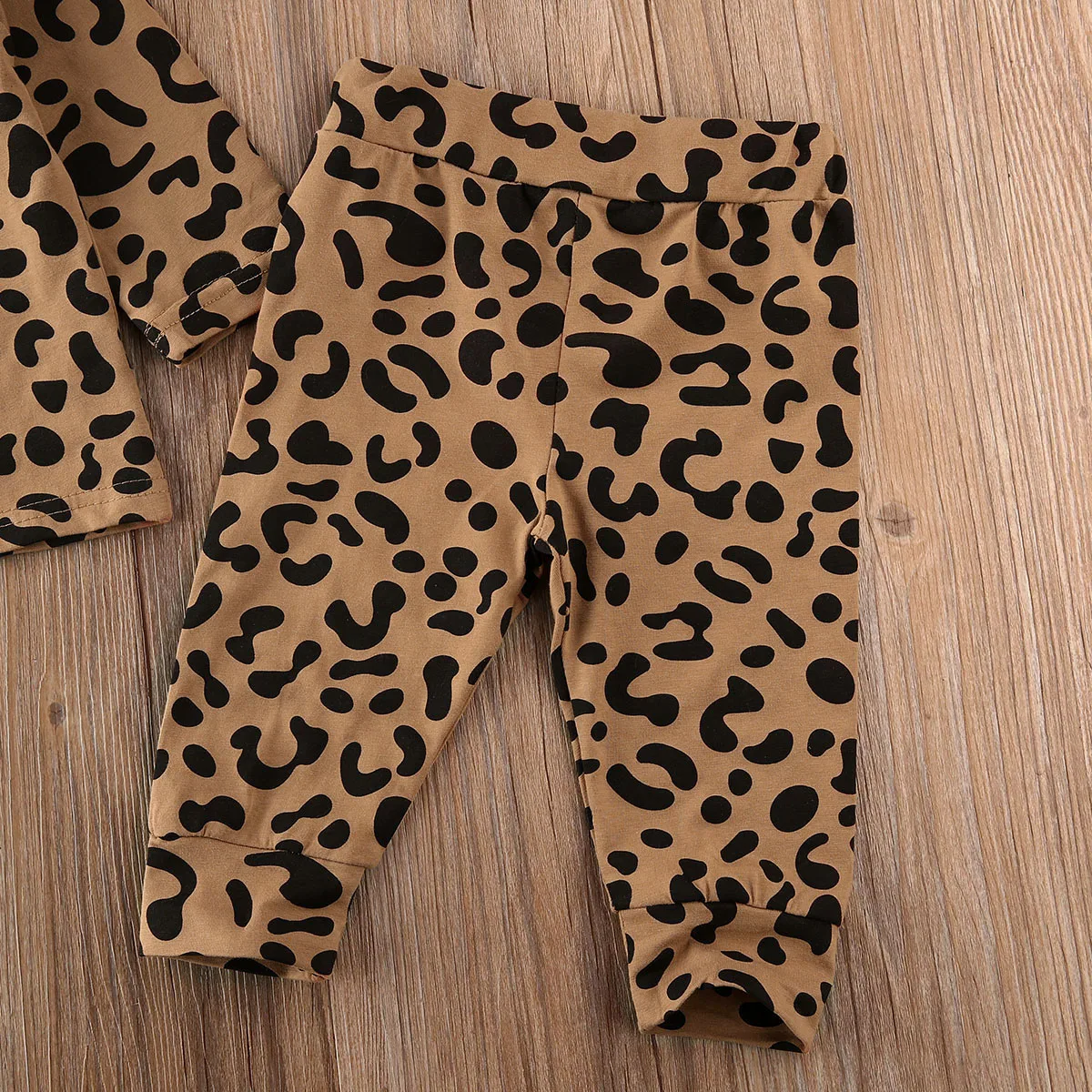 Осенняя одежда с леопардовым принтом для новорожденных мальчиков и девочек, топы с длинными рукавами+ штаны-леггинсы, зимняя одежда