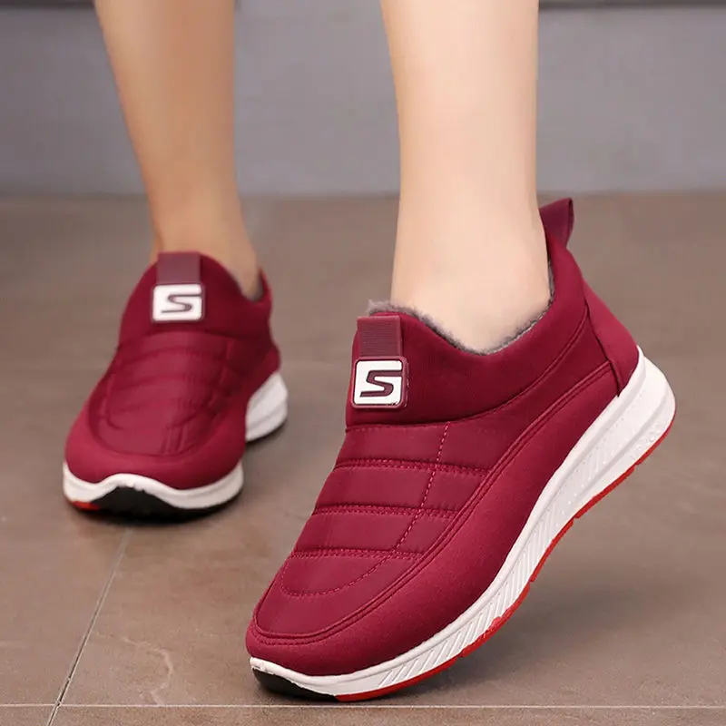 

Old Beijing cloth shoes women's soft-soled non-slip plus velvet thickening middle-aged and elderly walking shoes