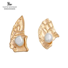 YMYW металлические жемчужные серьги-гвоздики винтажная Геометрическая Асимметрия серьги из натурального пресноводного жемчуга очаровательные модные корейские золотые Серебристые