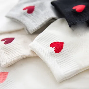 

1 Pair New Cute Socks Women Red Heart Pattern Soft Breathable Cotton Socks Ankle-High Casual Comfy Socks Fashion Style