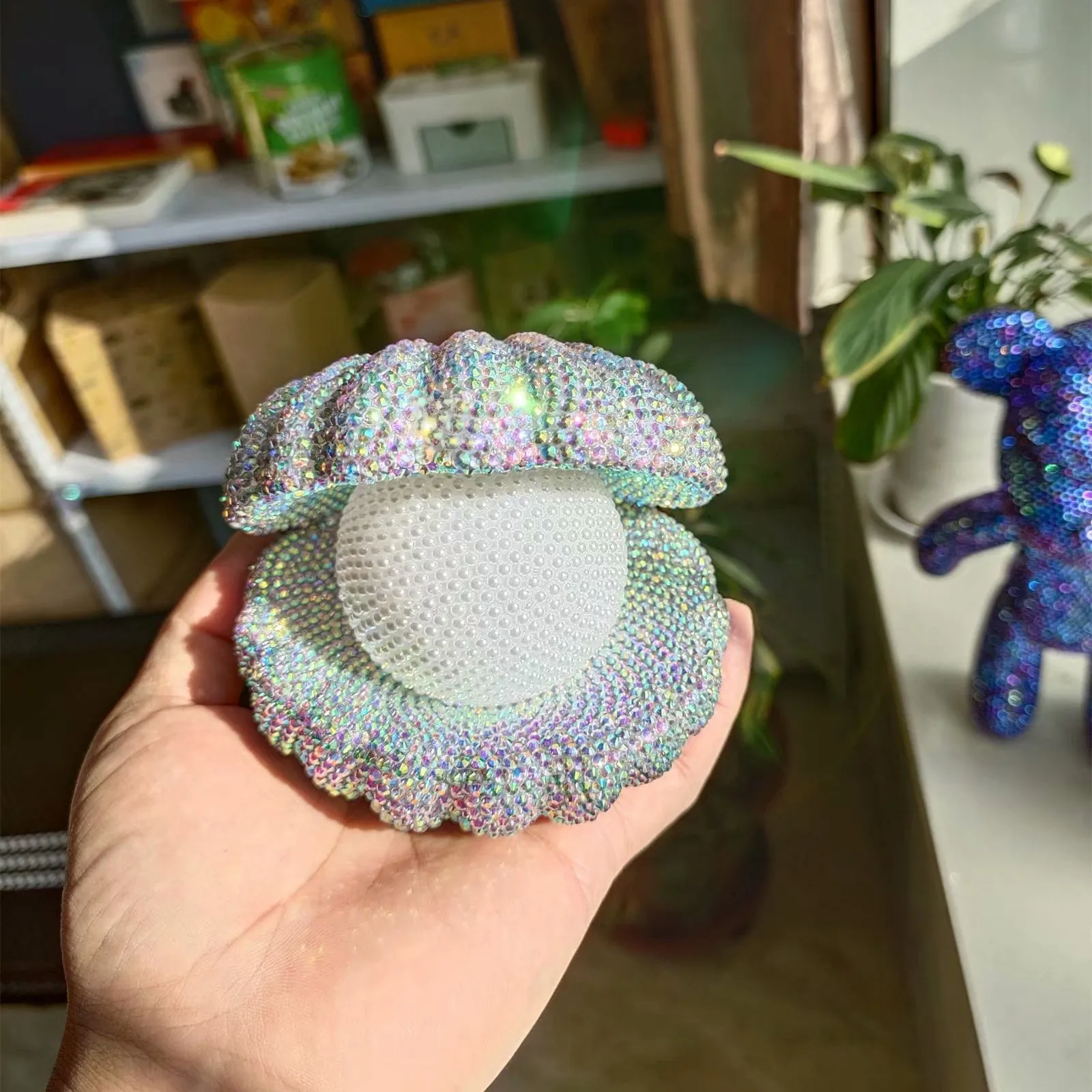 

Shell Night Light All Rhinestones Big Pearl Oyster Figurines Scallop Ornaments Home Decoration Accessories for Living Room