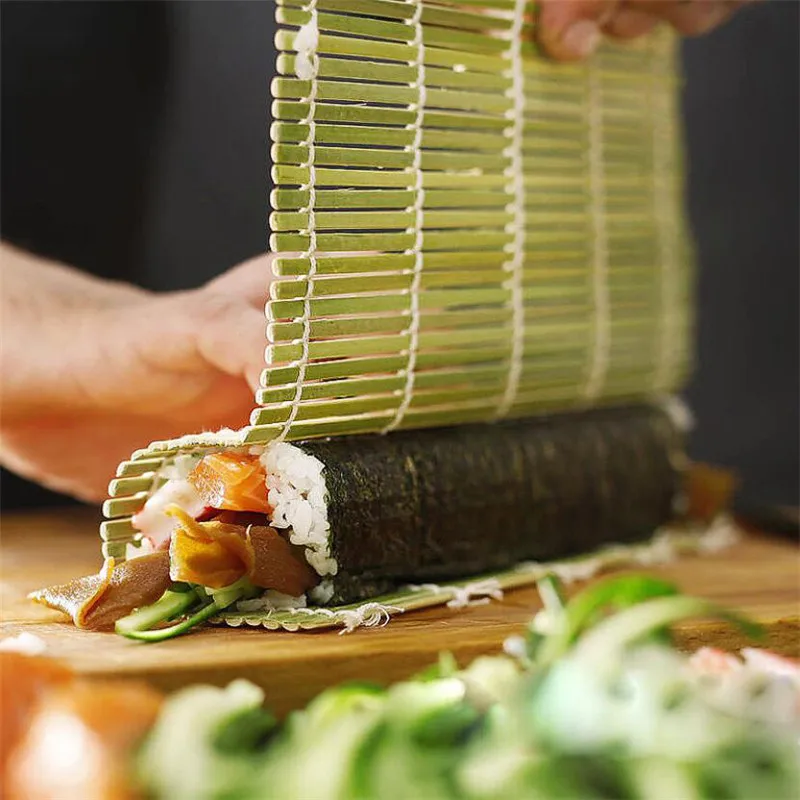 Acquista Bamboo Japaneses Sushi Mat Onigiri Rice Roller Rolling Maker Utensili da cucina in Italia a partire da 1.5