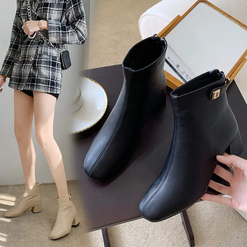 

2019 Winter New Style Simple Fashion round Short Boots Versatile Warm Short Boots Semi-high Heeled Comfortable Paragraph Women's
