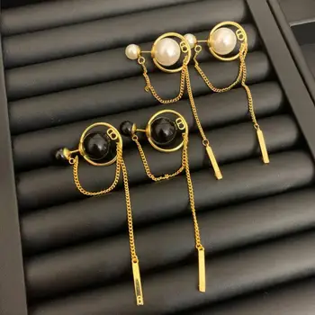 

High quality pearl letter earrings Luxury top earrings Large pearl earrings Letter earrings