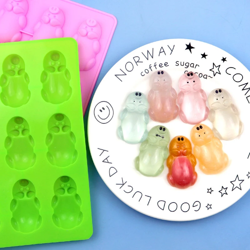 12 Holes Lovely Littles Pig Shape Silicone Mould Cake Chocolate Jelly Ice Candy Mold Baking Tools