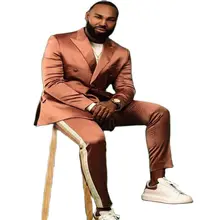 

Fashion Design Pink Satin Peak Lapel Double-breasted Men Suits Casual Tuxedos 2 Pieces Celebrity Event Business Prom Party Wear