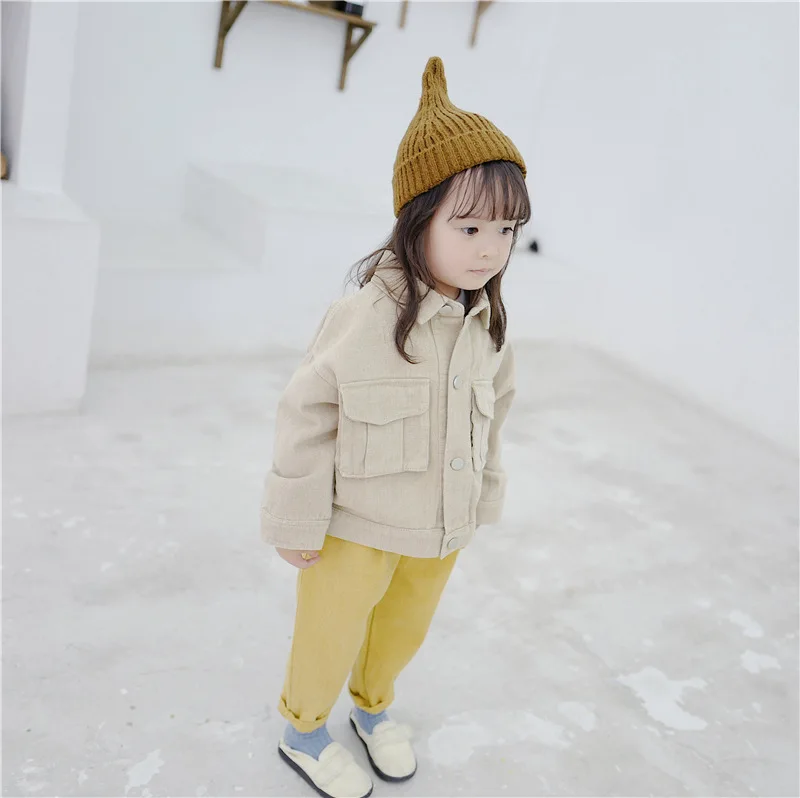 Новое поступление, куртки в Корейском стиле с большими карманами для детей, однотонные пальто с отложным воротником для мальчиков и девочек, верхняя одежда
