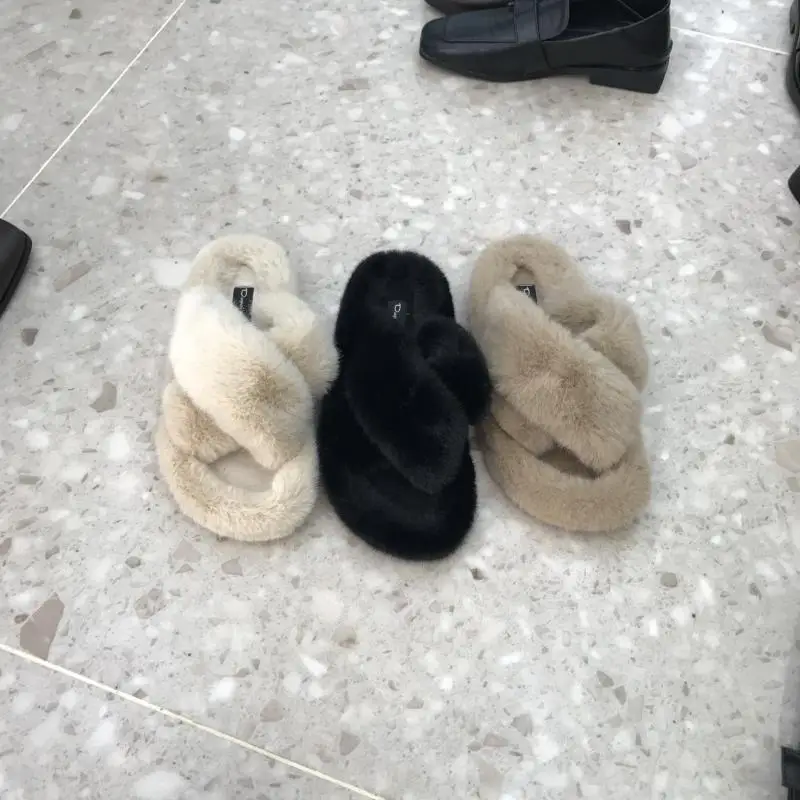 

Shoes Woman 2019 Loafers Flat Slippers Low Pokemon Plush Luxury Slides Soft Fur Designer Concise with fur Buckle Strap Rubber
