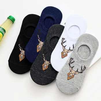 

1 piece set of fashion happy men's deer head boat socks summer and autumn invisible cotton socks male ankle socks slippers Meia