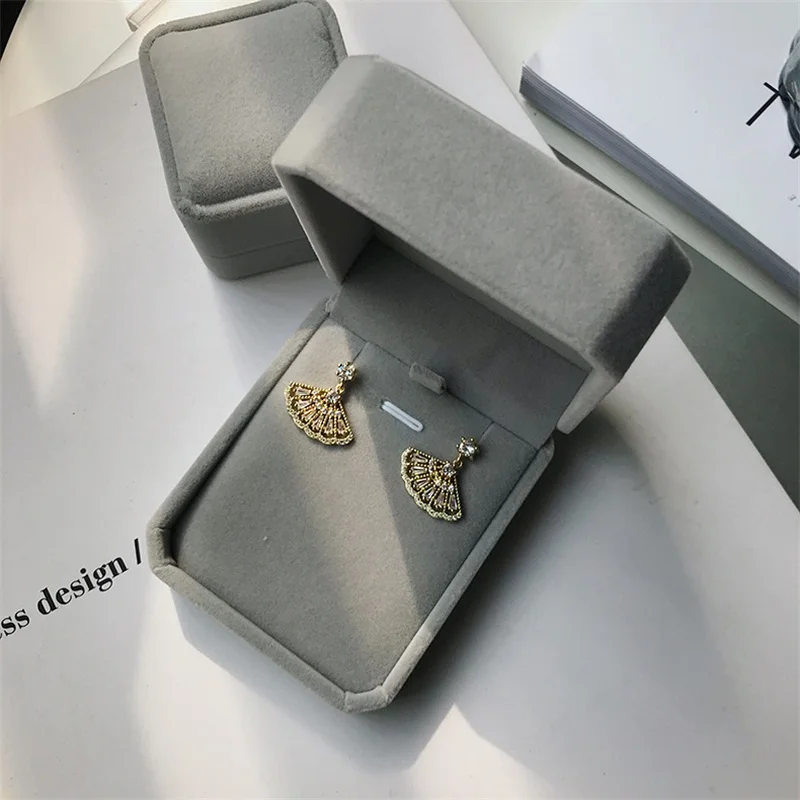 Серьги-кольца, коробка для ювелирных изделий, серая фланелетная упаковочная коробка, чтобы дать простой и благородный ящик